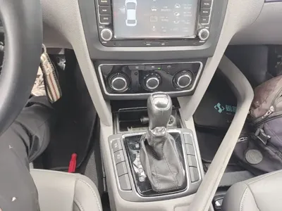 Skoda Superb 2015, 135000 км, за 3840.42 USD - фото 14