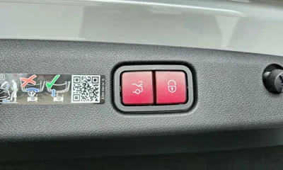 Mercedes-Benz E-Class 2025, 1211 км, за 58758.87 USD - фото 32
