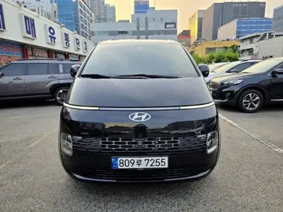 Hyundai Staria 2023, 42700 км, за 16607.59 USD
