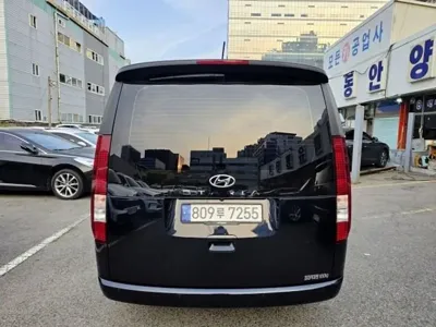 Hyundai Staria 2023, 42700 км, за 16607.59 USD