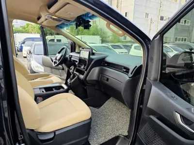 Hyundai Staria 2023, 42700 км, за 16607.59 USD - фото 8
