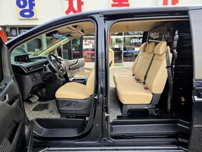 Hyundai Staria 2023, 42700 км, за 16607.59 USD - фото 9