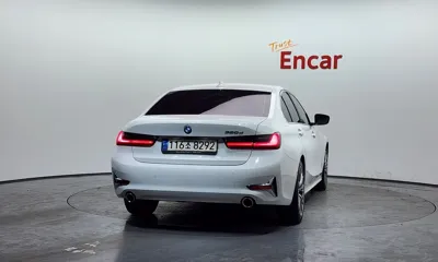 BMW 3-Series 2021, 134877 км, за 15534.12 USD