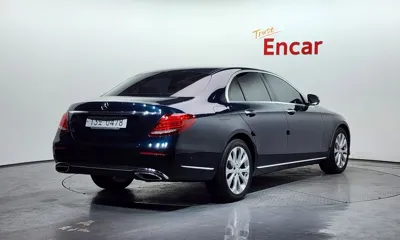 Mercedes-Benz E-Class 2017, 77029 км, за 14462.55 USD