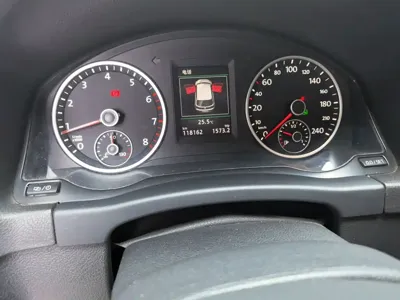 Volkswagen Tiguan 2014, 118100 км, за 5296.83 USD - фото 9