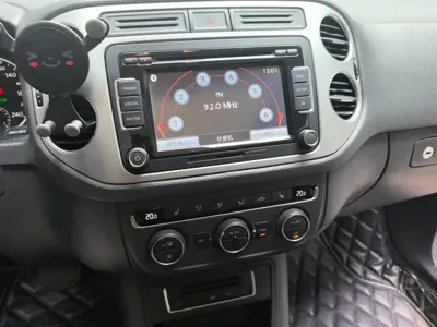 Volkswagen Tiguan 2014, 118100 км, за 5296.83 USD - фото 10