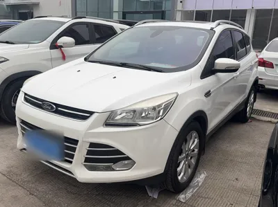 Ford Kuga · 2015 год