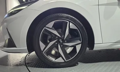 Hyundai Avante 2021, 61144 км, за 12275.17 USD