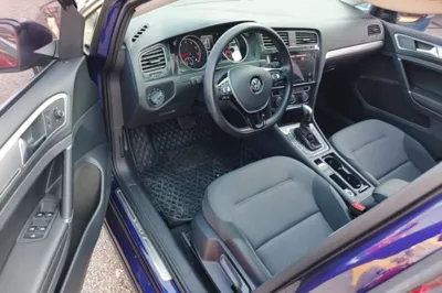Volkswagen Golf 2020, 36800 км, за 11393 USD - фото 23