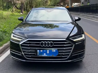 Audi A8 · 2022 год