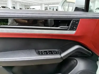 Porsche Cayenne 2023, 54000 км, за 96937.5 USD - фото 6
