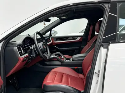 Porsche Cayenne 2023, 54000 км, за 96937.5 USD - фото 9