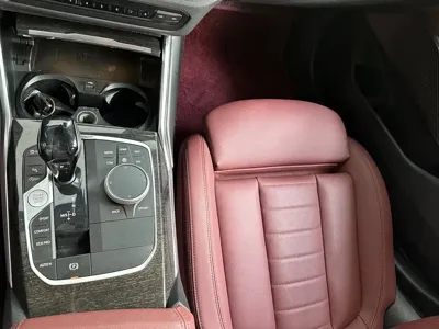BMW 3 Series 2021, 48000 км, за 14239.46 USD