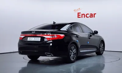 Hyundai Grandeur 2013, 151812 км, за 2996.74 USD