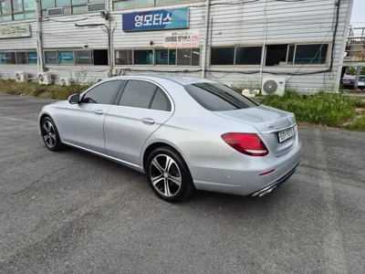 Mercedes-Benz E-Class 2017, 156741 км, за 10986.15 USD - фото 2