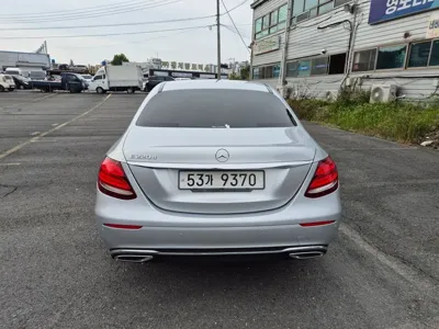 Mercedes-Benz E-Class 2017, 156741 км, за 10986.15 USD - фото 4