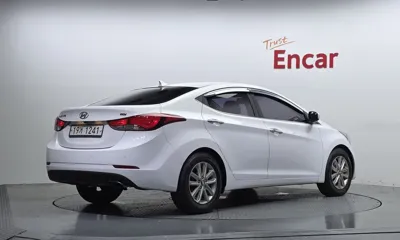 Hyundai Avante 2015, 119087 км, за 3127.04 USD
