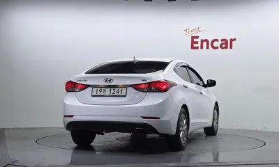 Hyundai Avante 2015, 119087 км, за 3127.04 USD