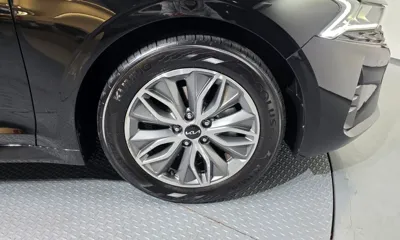 Kia K5 2023, 33312 км, за 15923.35 USD