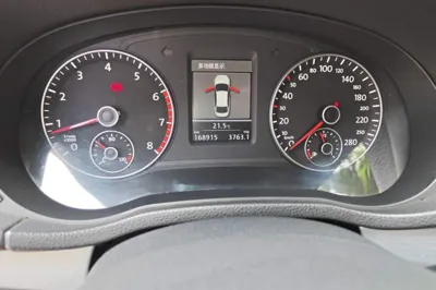Volkswagen Passat 2015, 168900 км, за 6689 USD - фото 11