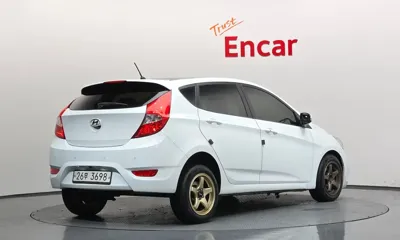 Hyundai Accent 2014, 163184 км, за 2535.27 USD