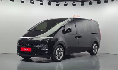 Hyundai Staria · 2023 год