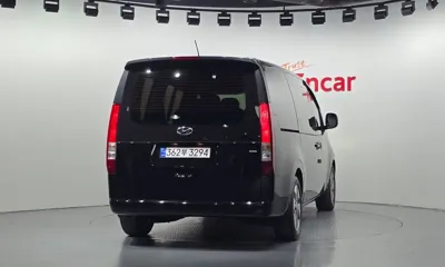 Hyundai Staria 2023, 71012 км, за 18326.32 USD