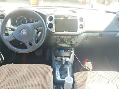 Volkswagen Tiguan 2018, 130399 км, за 6925.1 USD - фото 12