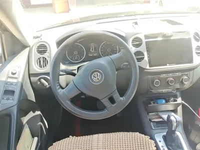 Volkswagen Tiguan 2018, 130399 км, за 6925.1 USD - фото 15