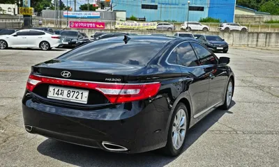 Hyundai Grandeur 2012, 109188 км, за 4759.39 USD