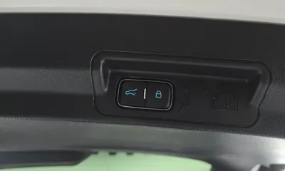 Ford Explorer 2020, 77188 км, за 16511.4 USD - фото 20
