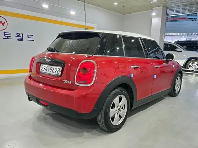 MINI Cooper 2018, 133414 км, за 4791.91 USD
