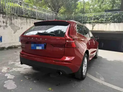 Volvo XC60 2018, 124000 км, за 13213.4 USD