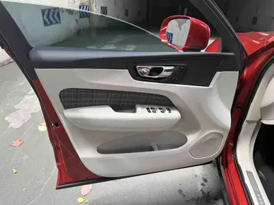 Volvo XC60 2018, 124000 км, за 13213.4 USD - фото 7