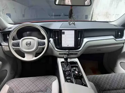 Volvo XC60 2018, 124000 км, за 13213.4 USD - фото 9
