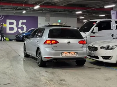 Volkswagen Golf 2016, 109756 км, за 6241.78 USD
