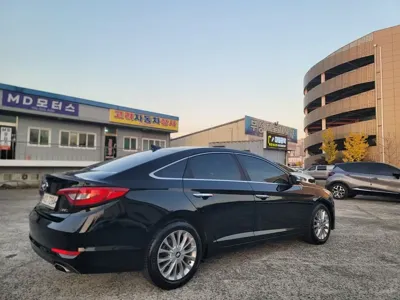 Hyundai Sonata 2016, 188152 км, за 4114.93 USD
