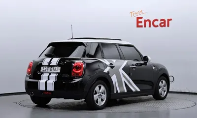 MINI Cooper 2016, 53518 км, за 5846.03 USD