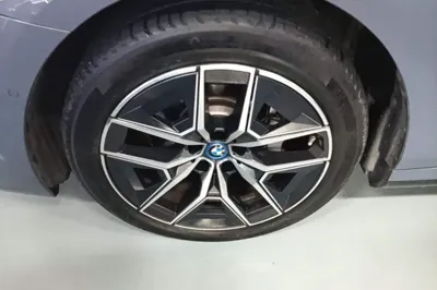 BMW i5 2024, 18700 км, за 36250 USD - фото 10