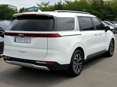 Kia Canival 2023, 36331 км, за 4883.81 USD