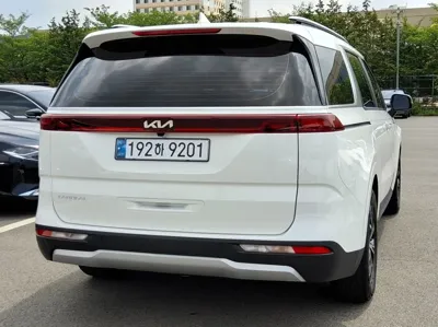Kia Canival 2023, 36331 км, за 4883.81 USD