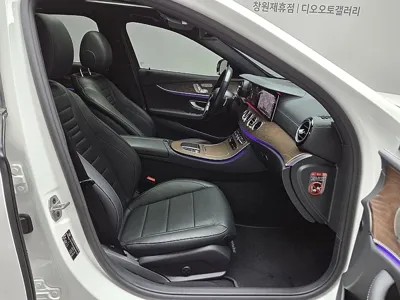 Mercedes-Benz E-Class 2021, 72180 км, за 22516.54 USD - фото 13