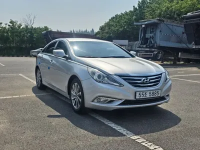 Hyundai Sonata 2013, 275727 км, за 2280.13 USD