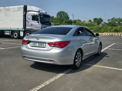 Hyundai Sonata 2013, 275727 км, за 2280.13 USD