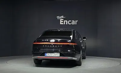Hyundai Grandeur 2023, 83376 км, за 17781.61 USD