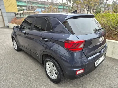 Hyundai Venue 2020, 30236 км, за 10168.05 USD