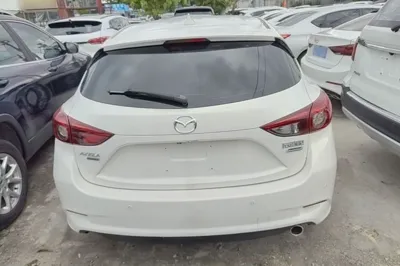 Mazda Mazda 3 Axela 2017, 101600 км, за 8943 USD