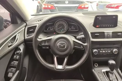 Mazda Mazda 3 Axela 2017, 101600 км, за 8943 USD - фото 13