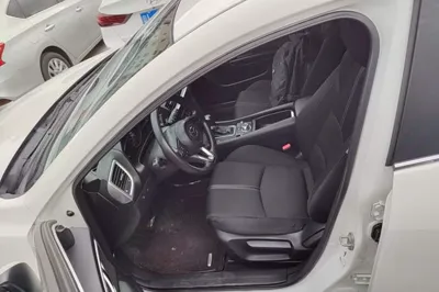 Mazda Mazda 3 Axela 2017, 101600 км, за 8943 USD - фото 17