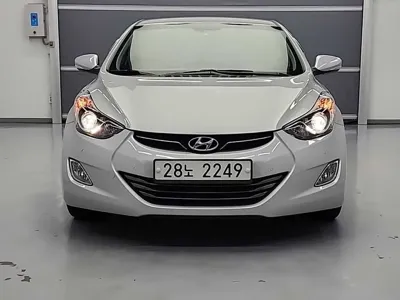 Hyundai Avante 2012, 89108 км, за 3127.04 USD